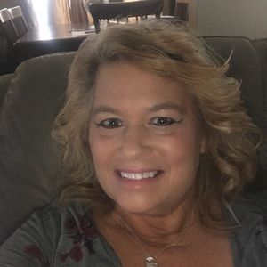 Meet your Posher, Carla